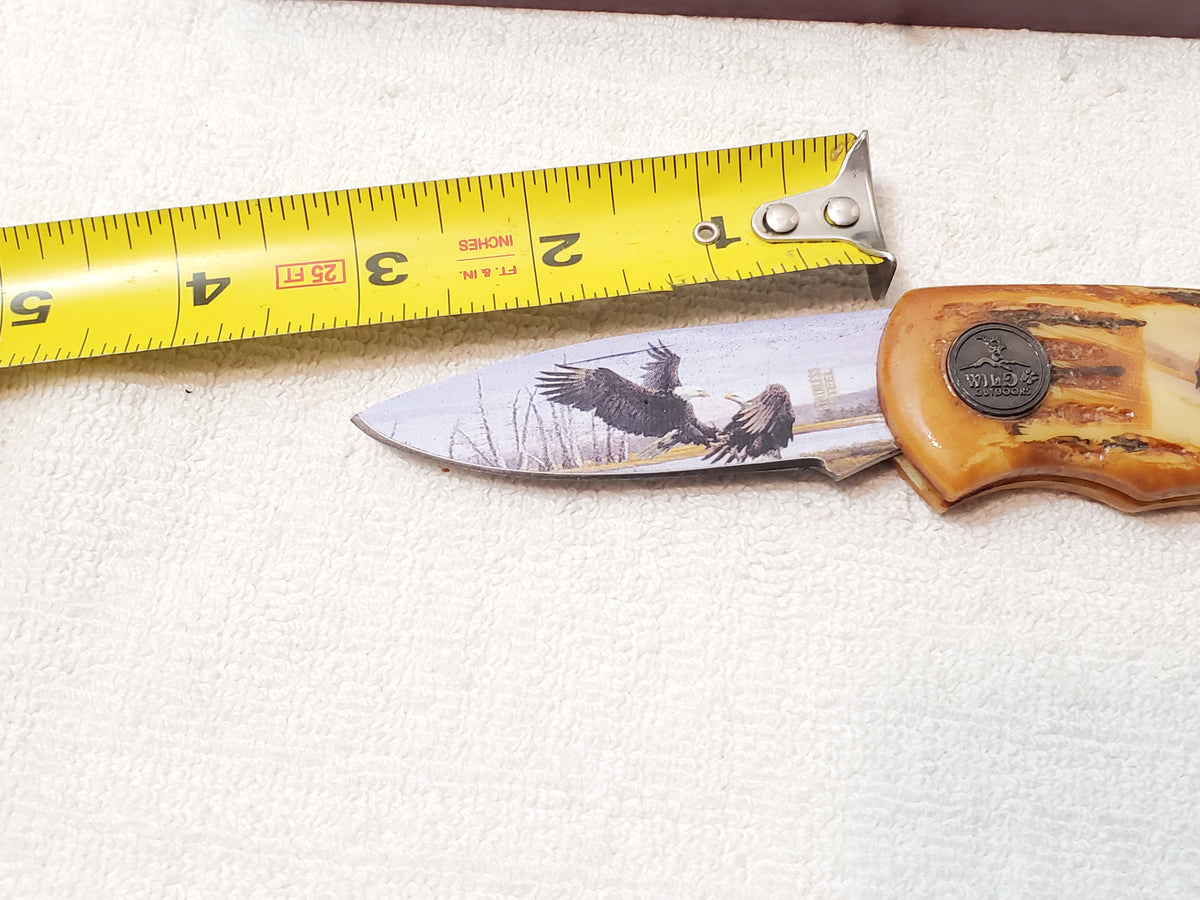 Wild Outdoors 3 Piece Lockback Folding Pocket Knife Artwork Blade Set Wooden Box