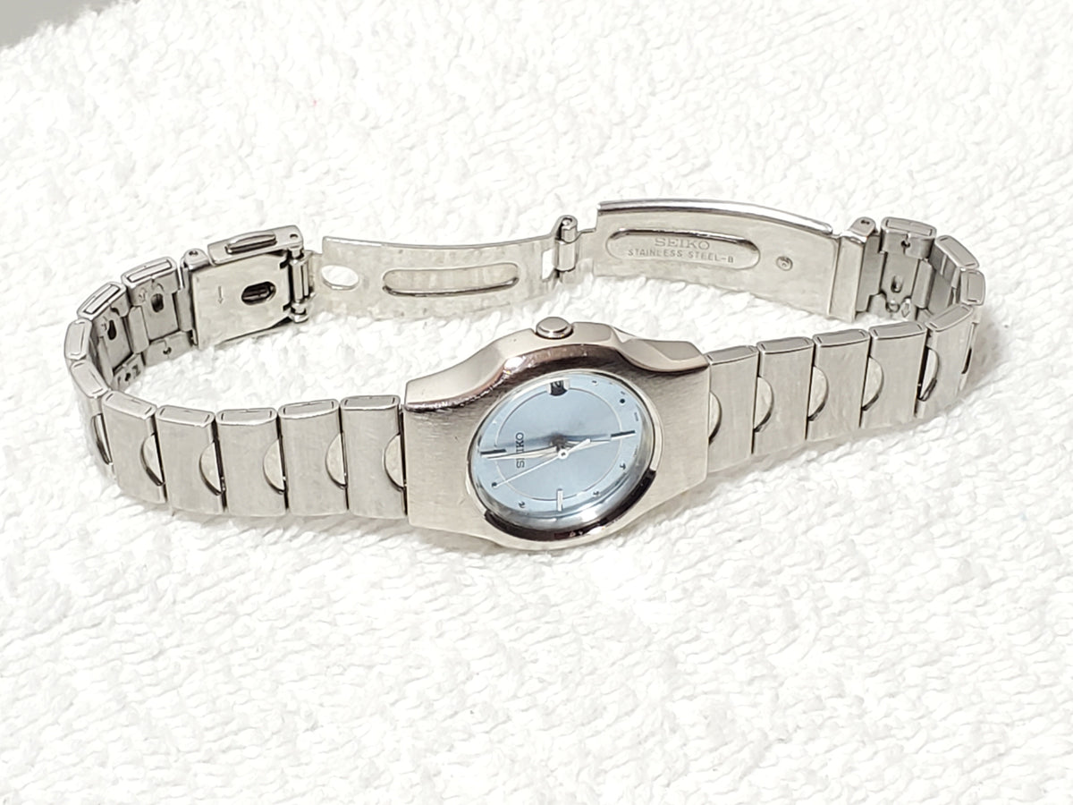 Vintage Seiko Light Blue Sunburst Dial Date Women's Quartz Watch Stainless Steel