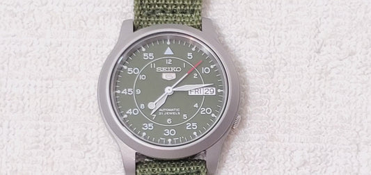 Seiko 5 Automatic Military Green Day Date Watch 21 Jewels