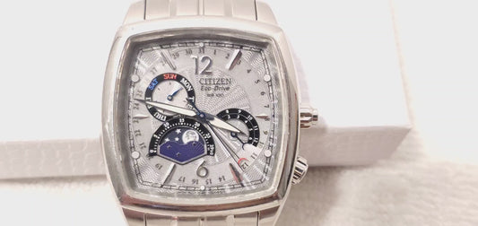 Vintage Citizen Eco Drive Men's Watch Moonphase Calendar Stainless Steel WR 100 Meters